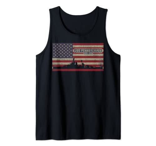 Ottieni questo per gli appassionati di navi da guerra e la seconda guerra mondiale e collezionisti di cimeli che mostrano un effetto invecchiato vintage silhouette bandiera americana della prima guerra mondiale e due corazzate americane USS Pennsylvania BB-38
