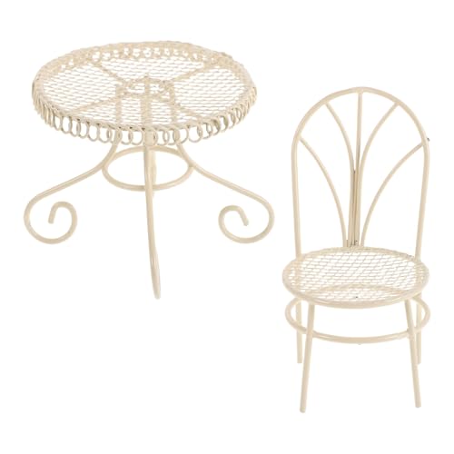 VICASKY Ensemble 2 Pcs Table Bistrot et Chaises Miniatures en Fer Blanc Crème pour Maison de Poupée Mobilier Décoratif Vintage pour Micro-Paysages et Accessoires Jeu D’Imitation