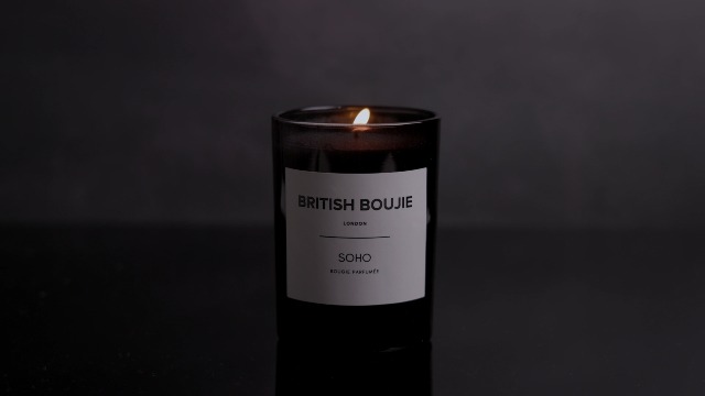 SOHO Premium Scented Candle in Box - Luxurious Warm Sweet Woody Highly Scented Fragrance with Long Burn time - Large 10 oz, 280gm Natural Wax - Scented Candle Gifts for Women & Men (Soho) - Image 8