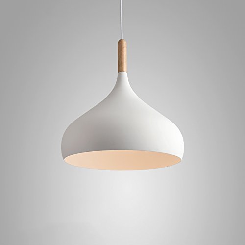 Lustre en bois massif GZ pour remplacer un éclairage de bar trop sombre