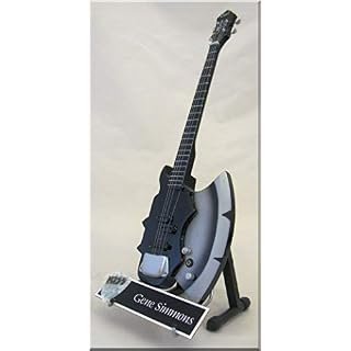 GENE SIMMONS Guitare Miniature avec médiator AXE KISS - Les Beatles, Paul McCartney, John Lennon, RIngo Starr, George Harrison