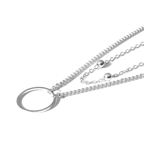 Bijoux créatifs dorés et collier rétro : l'élégance féminine