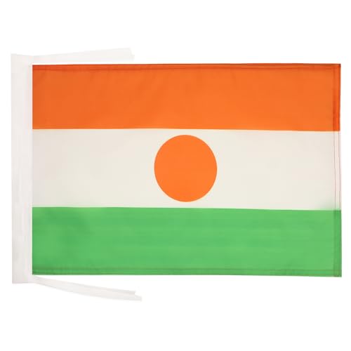 AZ FLAG - Drapeau Niger - 45x30 cm - Pavillon Nigérien 100% Polyester Avec Deux Cordelettes - 20g