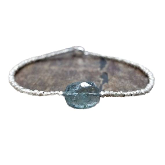 Bracelet indicolite en perles ovales pour sublimer votre style quotidien