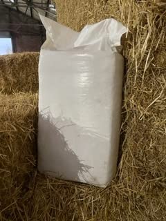 Shorefields, Small Compact,Straw, Bagged, 10-11kg, Rabbit & Small Animal, 60cmx45cmx25cm