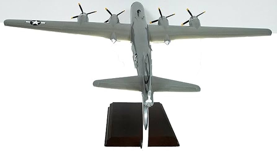 BOEING Bー29A SUPERFORTRESS 1/72スケール BOEING Bー29A SUPERFORTRESS 1/72スケール Amazon.com
