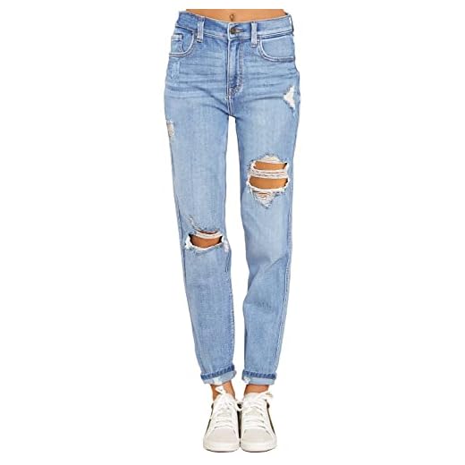 25 Chic Casual Outfits with Jeans and a Blazer - Your Ultimate Everyday Style Guide Ripped Jeans