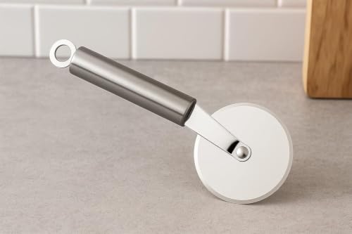 Image of Stainless Steel Pizza Cutter Wheel with Metal Handle, Rolling Pizza Slicer for Pizza, Pastry and Flatbread, Kitchen Cutting Tool with Hanging Loop, 1 Pcs