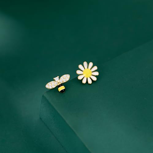 SLUYNZ 925 Sterling Silver Flower Bee Stud Earrings for Women Teens Daisy Flower Bee Studs Earrings Summer Spring2