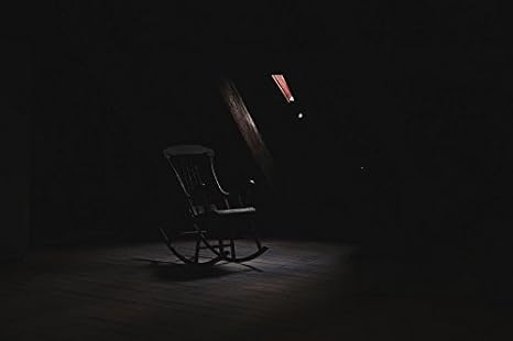 Amazon Co Jp ラミネート加工ポスター木製ライト暗い部屋家rocking Chair Creepyポスタープリント24 X 36 ホーム キッチン
