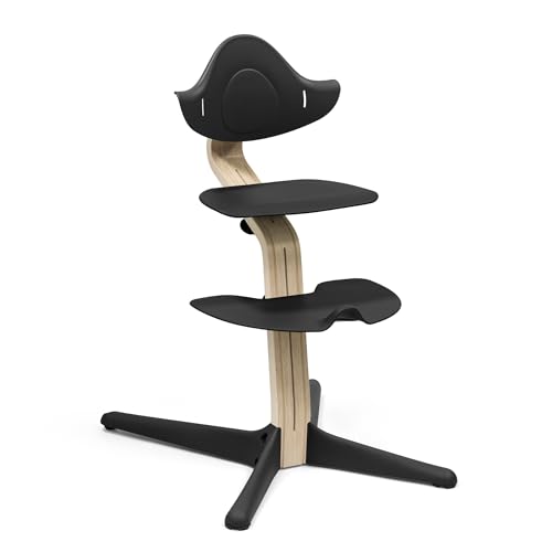 Silla Stokke Nomi, Negro/Natural - La silla que inspira a sentarse de forma activa - Sin herramientas, ajuste fácil - Incluye un reposapiés estable y ruedas antivuelco - Soporta hasta 150 kg