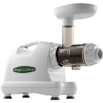 Renewed Omega white masticating juicer