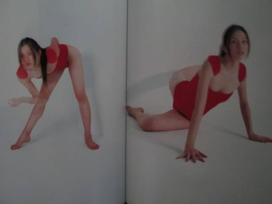 【未使用・大迫力２枚組ポスター】米倉涼子　「TOUGH」写真集　※若干シミあり 未使用・大迫力2枚組ポスター】米倉涼子 「TOUGH」写真集 ※若干