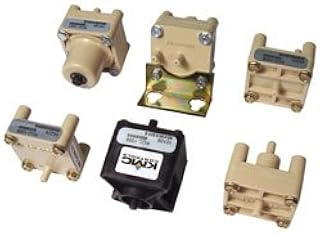 KMC CONTROLS RCC-1112 with MOUNTING Bracket, REVERSING Pneumatic Relay, BIAS Adjustment, 8 PSI Calibration