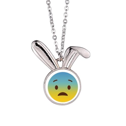 Collier lapin jaune avec pendentif aux finitions dorées