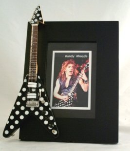 RANDY RHOADS Cadre photo guitare miniature Polka Dots - Les Beatles, Paul McCartney, John Lennon, RIngo Starr, George Harrison RANDY RHOADS Cadre photo guitare miniature Polka Dots