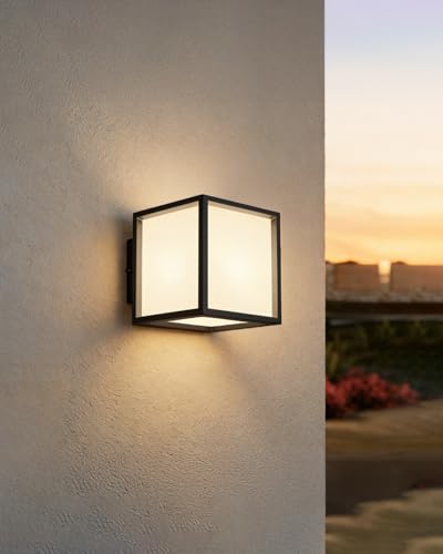 DESIGN MODERNO: Lampada da parete per esterno con elegante struttura cubica in alluminio nero e pannelli luminosi bianchi che creano un'illuminazione diffusa e accogliente