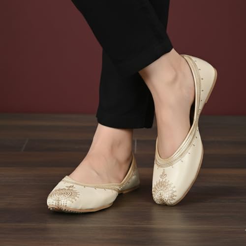 Image of Women's Embroidered Rajasthani Mojari Jutti | Ethnic Punjabi Juttis for Women & Girls | Flat Slip-On Footwear for Wedding, Festive & Casual Wear