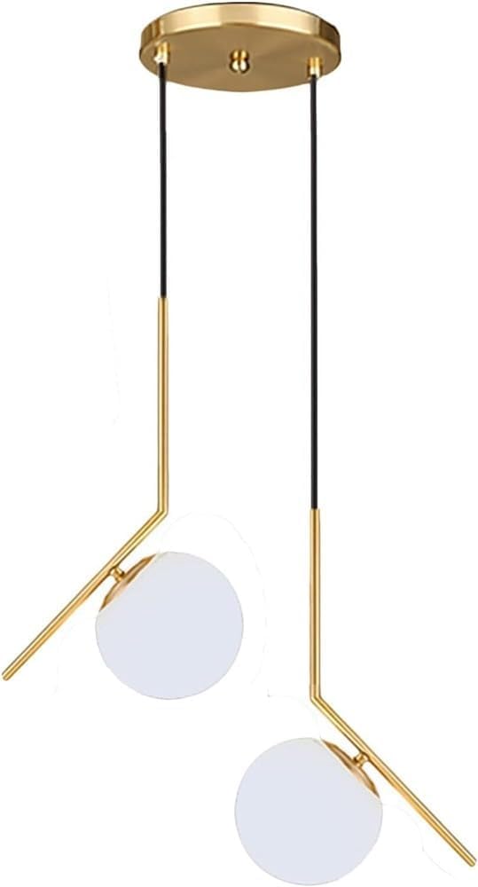 Suspension verre blanc et métal doré pour éclairer un salon sombre
