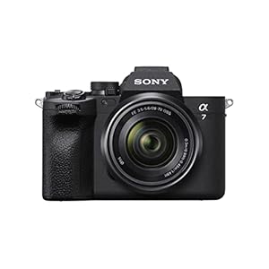 Sony Alpha 7 IV Spiegellose Vollformatkamera für Experten inkl. SEL2870 (33 MP, Echtzeitfokus, 10 Bildern pro Sekunde, 4K 60p-Video, Touchscreen)
