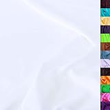 Dieser weiße Polyesterstoff ist einfach zu verarbeiten mit Stoffschere/Schneiderschere und Haushalts Nähmaschine | Breite: 150 cm | Gewicht: 160 g / m² | 100% Polyester | Waschbar bei 40° C, trocknergeeignet, Bügeln auf Stufe 1 | Preis pro Meter von der Rolle (