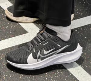 Amazon.co.jp: NIKE ナイキ 23.5cm ペガサス 40 プレミアム W Pegasus