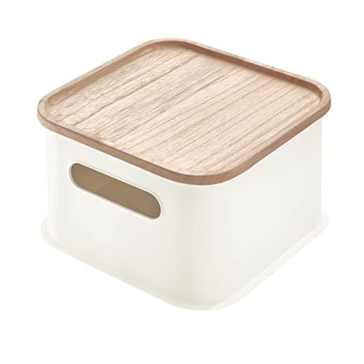 iDesign Caja organizadora con asas, cesta organizadora mediana de plástico reciclado y sin BPA, caja con tapa de madera de paulownia, blanco