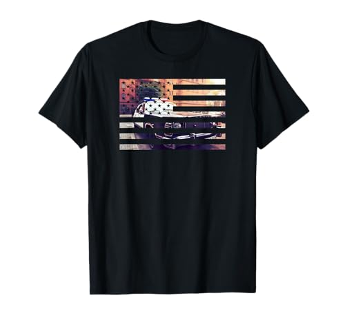Presenta la bandiera americana con l'immagine di una vecchia auto della polizia. Perfetto per gli agenti di polizia e la loro famiglia, sostenitori della linea blu sottile e poliziotti negli Stati Uniti!