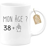 Un cadeau parfait pour accompagner sa carte D’ANNIVERSAIRE : Vous avez plusieurs idées en tête pour accompagner la carte et la bougie spéciale 39 ans ? on vous l’assure, cette tasse rigolote et provocante fera de la fête d’anniversaire un moment très drôle lors de l’ouverture du papier cadeau ! Au placard les gadgets inutiles, avec cette tasse en céramique parfaite pour le café et le thé vous êtes sur de faire mouche au milieu de la décoration de la pièce.