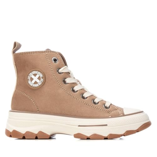 Zapatilla niña XTI con suela flexible para caminar con total comodidad y moda casual