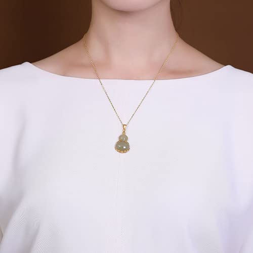 Collier en jade vert naturel chinois, pendentif calebasse d'exception et de haute qualité