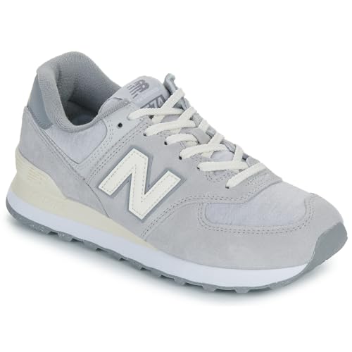 Image of New Balance Womens 520 V8