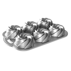 Nordic Ware 88002 Heritage 4 Cup Capacity Bundtlette Pan