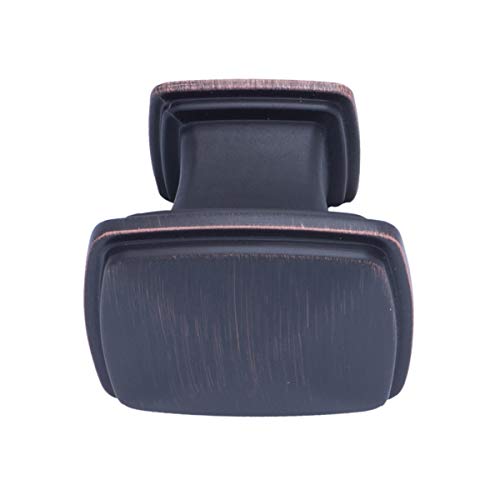 Boutons de tiroir carrés traditionnels en bronze pour une cuisine chaleureuse