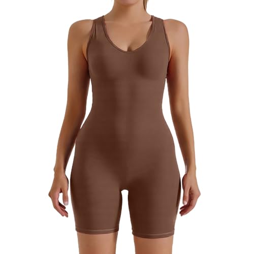 Costume femme chic pour soirée et grands événements avec dos sublimé