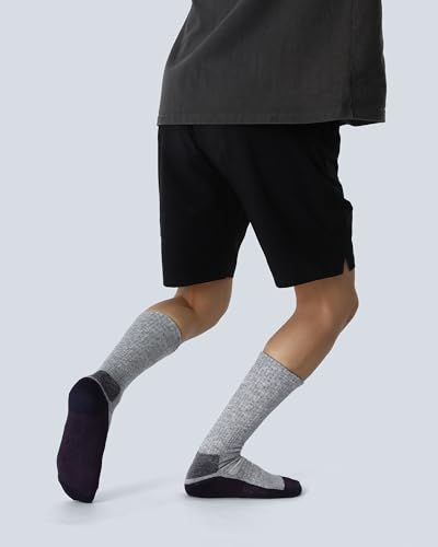 Image of WANDER Merino Wool Crew Socks 3 Pairs Lightweight Cushion Boot Sock