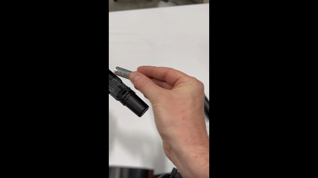 Shure SLXD2/SM58 battery compartment