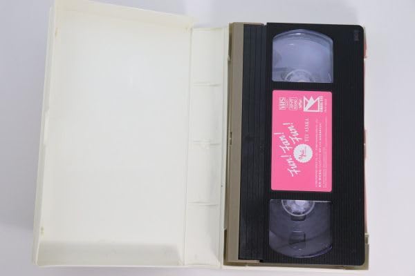 VHS 浅香唯 ファン！ ファン！ ファン！ Yuiグラフィティ 浅香唯 ONLY YUI ビデオ VHS - メルカリ