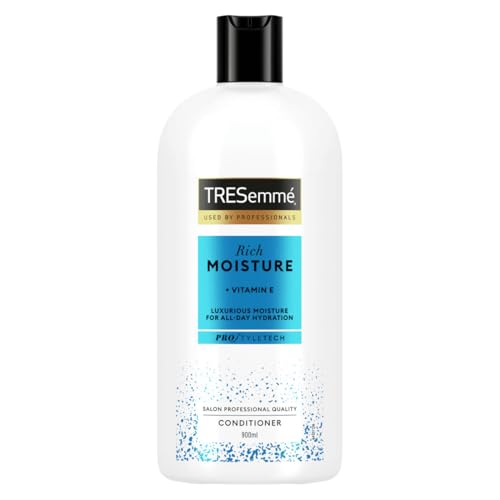 TRESemmé Moisture Rich Conditioner with vitamin E for dry damaged hair 900 ml