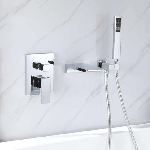 Mitigeur de bain-douche cascade et son pommeau pour vos moments de détente en famille