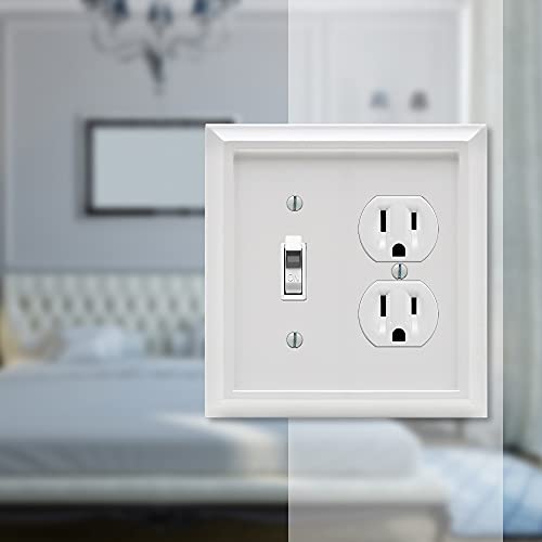 Placa de pared de madera blanca Amerelle Deerfield de 1 interruptor y 1 enchufe dúplex 3