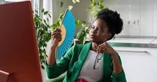 🔥 Hot Mamas: The Kandid Truth About "The Change" 🔥 copertina