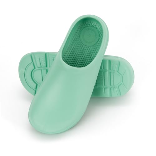 Image of totes Women's Everywear Lightweight Waterproof Bailey Garden Clog