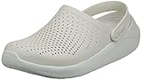 Zapatos cómodos: la tecnología Crocs LiteRide proporciona una revolucionaria suavidad de hundimiento, lo que hace que estos zapatos sean ideales para un largo día fuera o tal vez como zapatos de casa para un día dentro