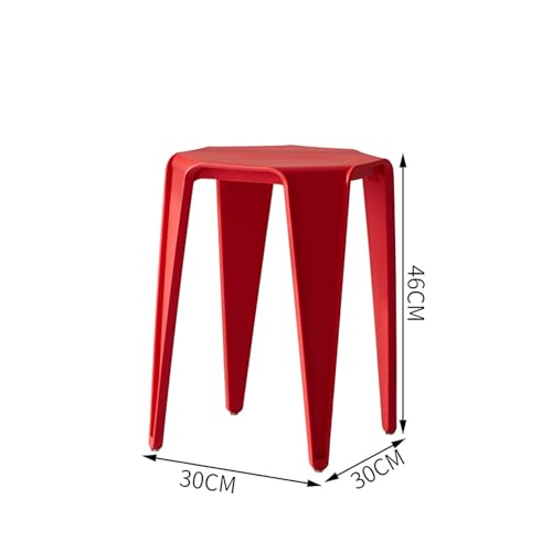 Tabourets empilables compacts pour optimiser la salle à manger