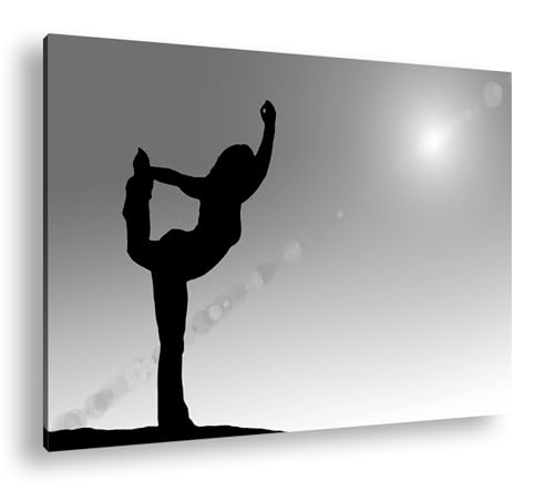 Silhouette d'une femme au yoga pour rompre la monotonie des murs blancs