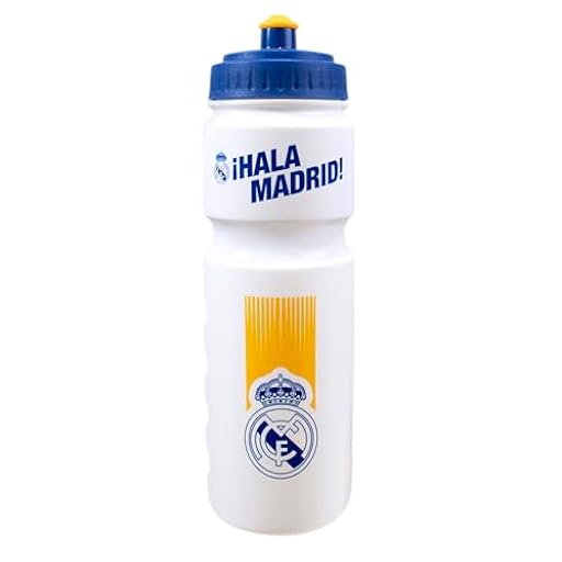 Hy-Pro Botella de plástico con licencia oficial del Real Madrid CF de 750 ml, botella de agua, 0,75 L, reutilizable, boquilla retráctil, ligera, botella deportiva, sin BPA, gran idea de regalo de | Ya disponible en tu tienda friki favorita! En mundofriki.es!