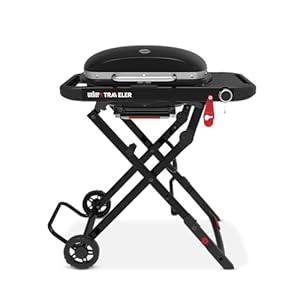 Weber Traveler Compact Gasgrill (2026) / Tragbares klappbares Design mit Rädern, Automatische Deckelarretierung und Deckelthermometer, 1 Brenner, 81 cm breit, 52 x 36 cm Grillfläche, Schwarz