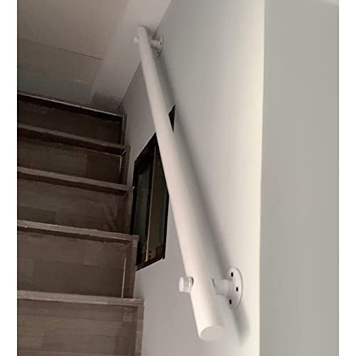 Escaliers intérieurs sécurisés avec barre d'appui murale