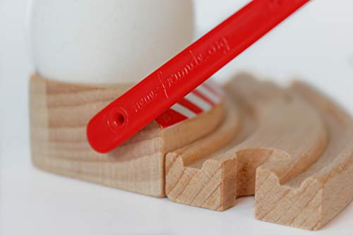 Neue Freunde® Eierbecher Set für Kinder - Eierbecher aus Holz mit Schranke, mit kleinem Löffel als Zugschranke - Frühstück mit Eisenbahn- für Kinder – Bild 7